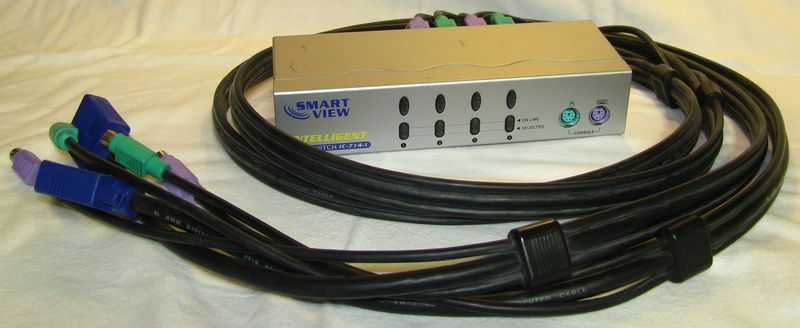 KVM Switch 4 Port PS/2 (copia)